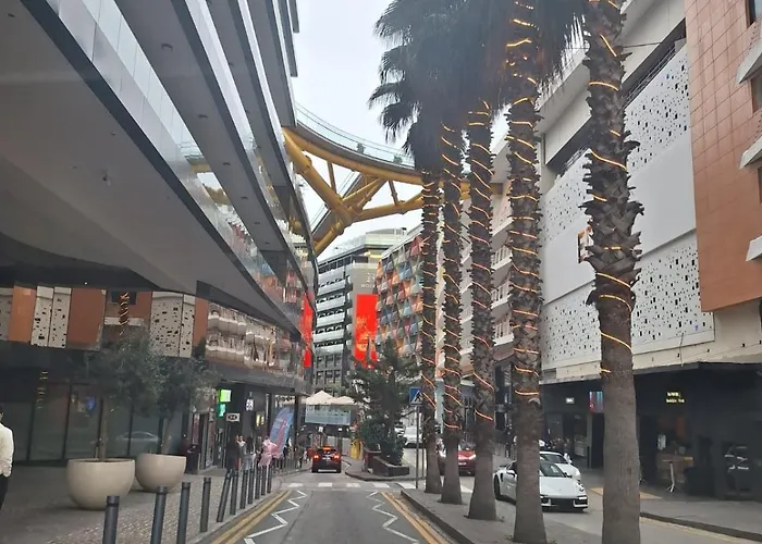 Sandstone St Julian's - 2 Bedrooms *